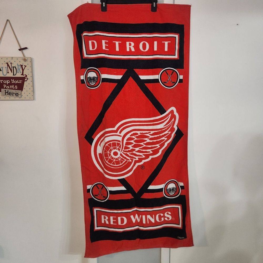 NHL DETROIT RED WINGS 30 X 60 INCHES BEACH TOWEL